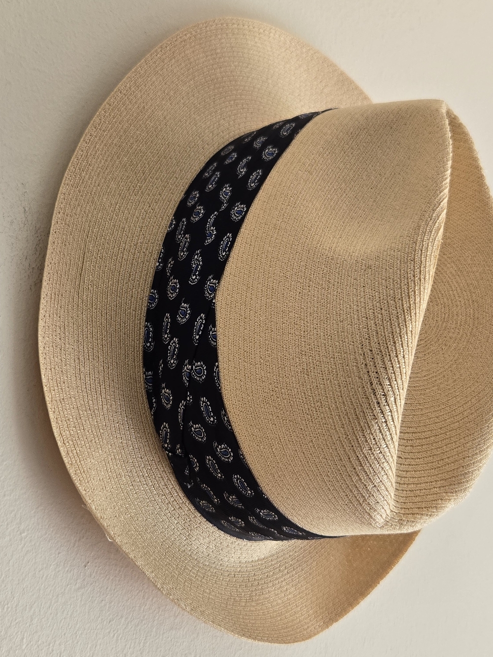 Vintage Dobbs Fifth Avenue Straw Fedora Paisley Band USA Hat 7 1/4